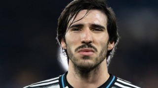 纽卡标价1亿欧！意媒：阿森纳加入托纳利争夺，曼联或被再次截胡